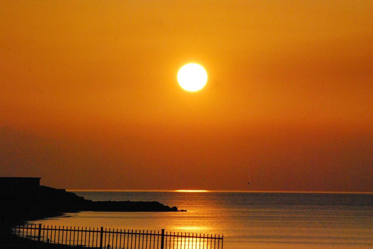 Tramonto Sul Mare - Sea Suite 萨沃纳 外观 照片