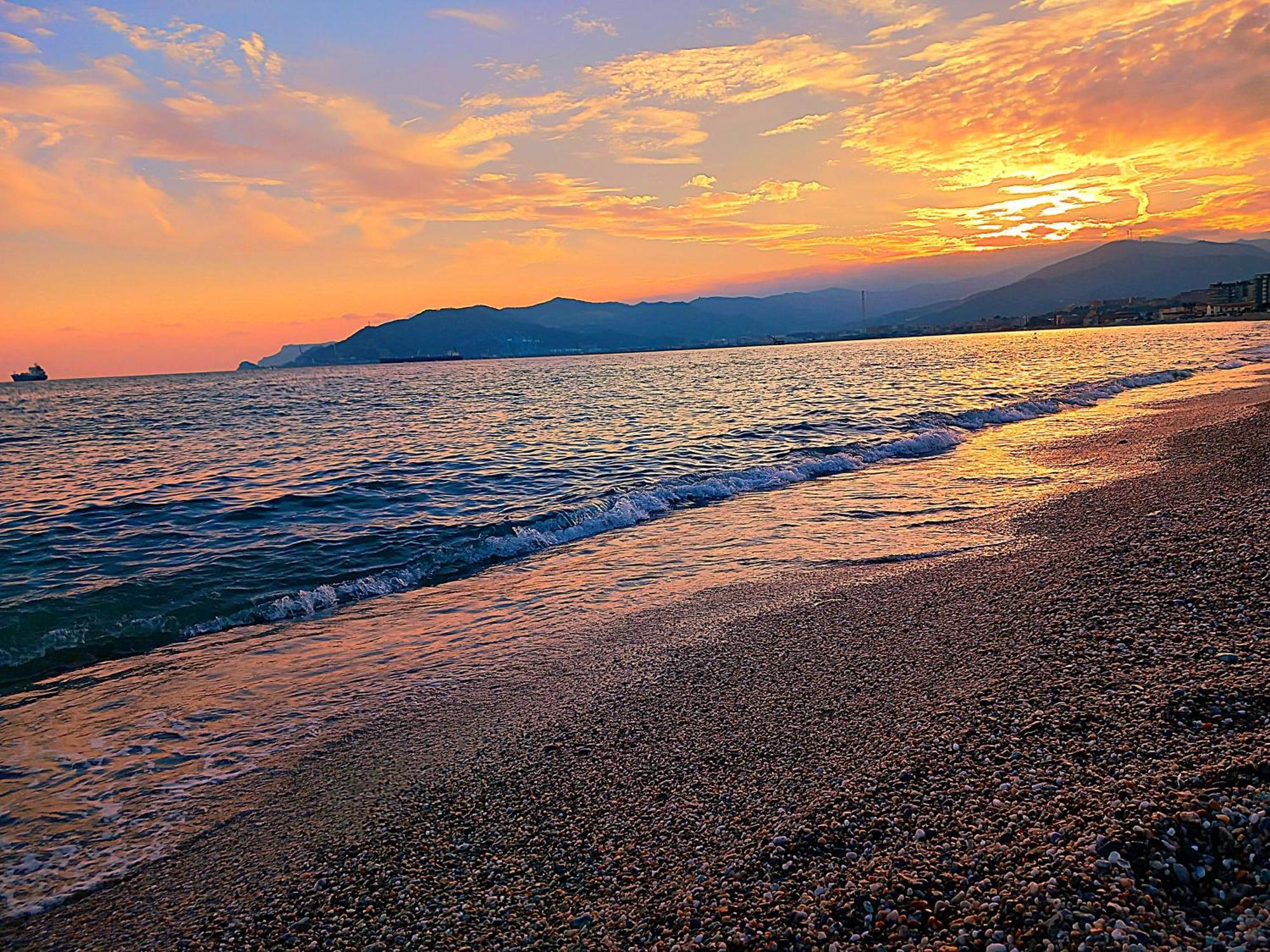 Tramonto Sul Mare - Sea Suite 萨沃纳 外观 照片